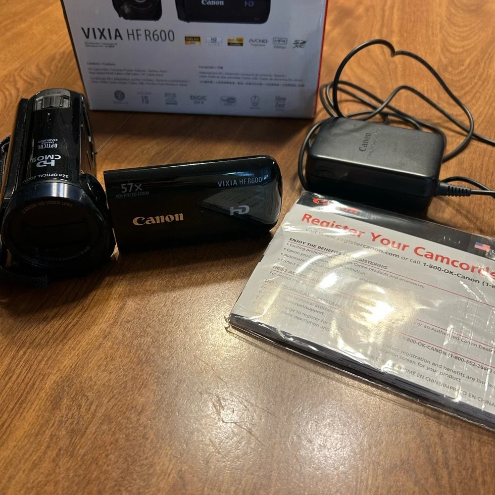 Canon VIXIA HF R600 Black Video Camera